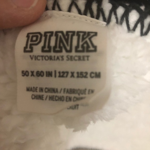 NWT Rare PINK Sherpa London Blanket - Picture 3 of 4